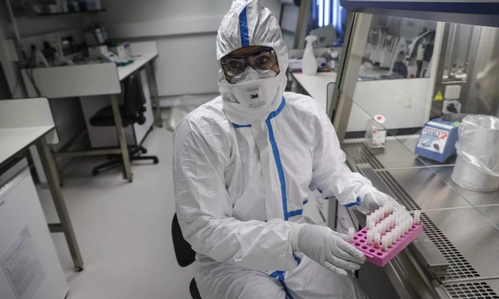 Κορονοϊός: Κινέζικη έρευνα υποστηρίζει ότι ο ιός ταξιδεύει στο αέρα έως 4 μέτρα